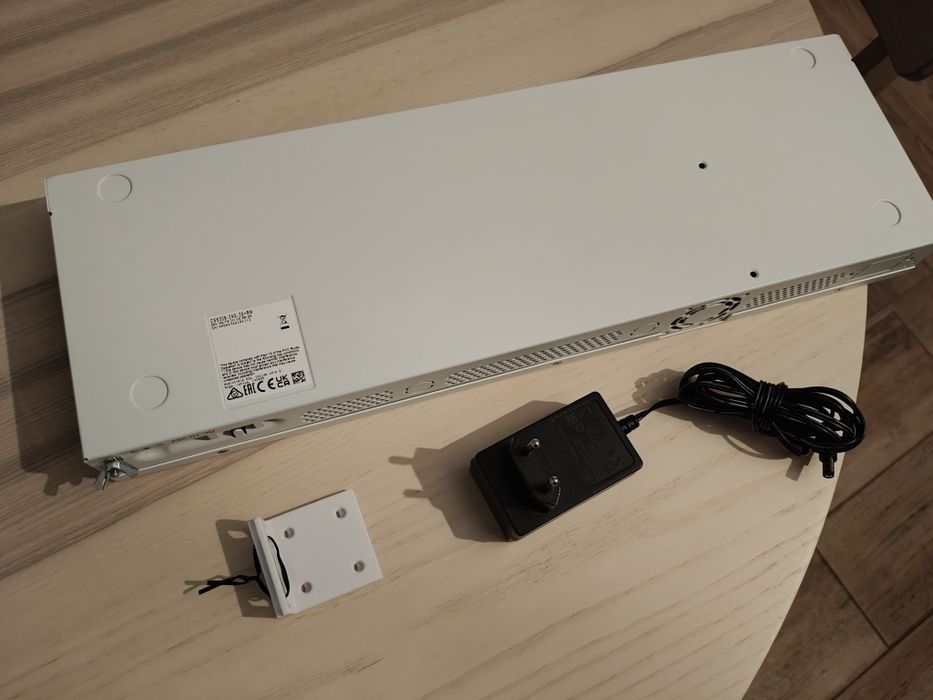 MikroTik CSS326-24G-2S+RM switch zarządzalny