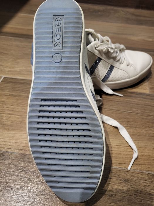 Sprzedam sneakersy  firmy GEOX  rozmiar 37