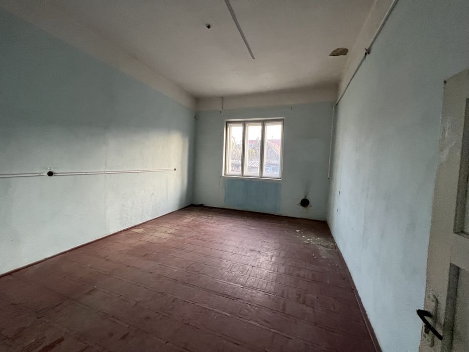 Будівля в центрі міста Іршава