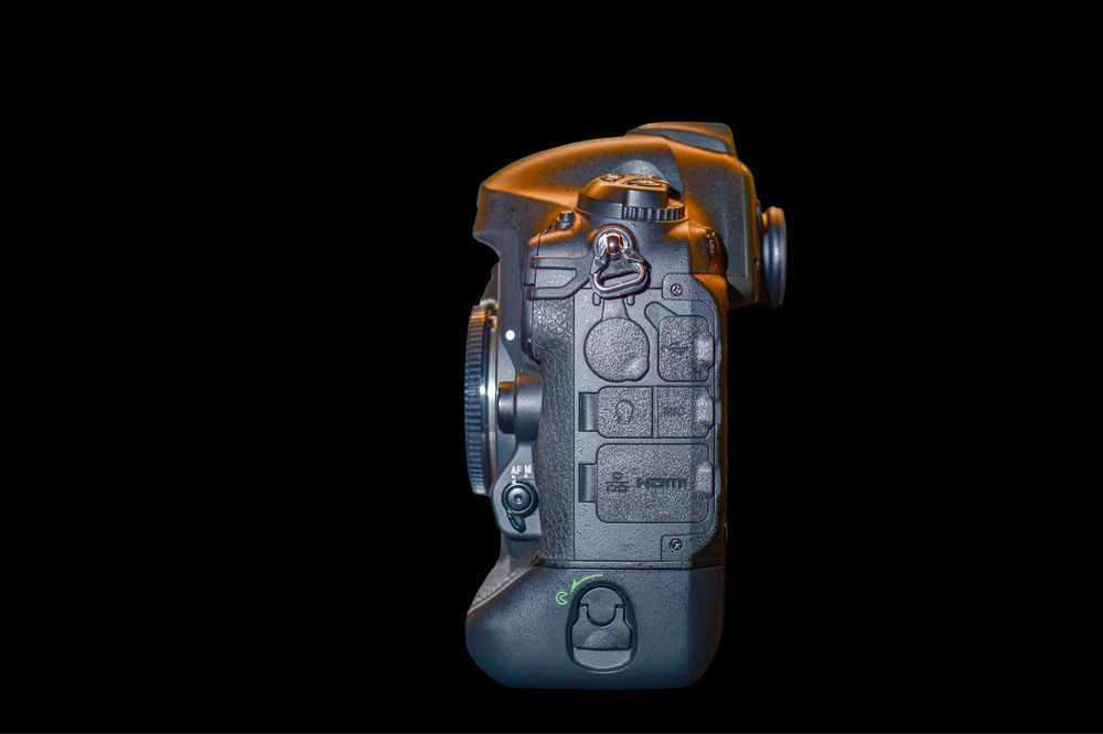 Nikon D4 (Corpo) – Apenas 25 675 actuacões