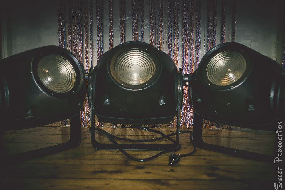 Продам прожекторы Future Light PCC 250