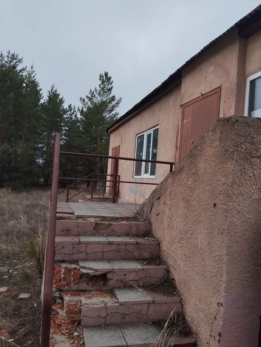 Продам дом можно и под  магазин  Нововодолажский район  Вільхуватка.