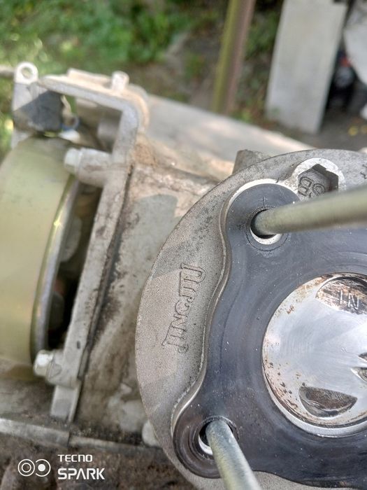 Скутер цилиндр с поршнем.