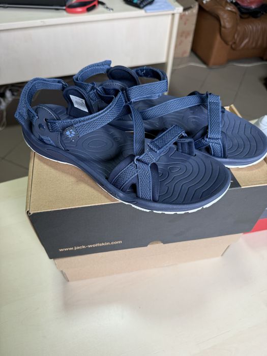 Продам нові чоловічі  босоніжки Jack Wolfskin синього кольору  розмір 43 ( стелька 27.2 см)