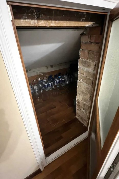 Продаж квартири мансарда в центрі міста по вулиці Мельника. Програми!!!