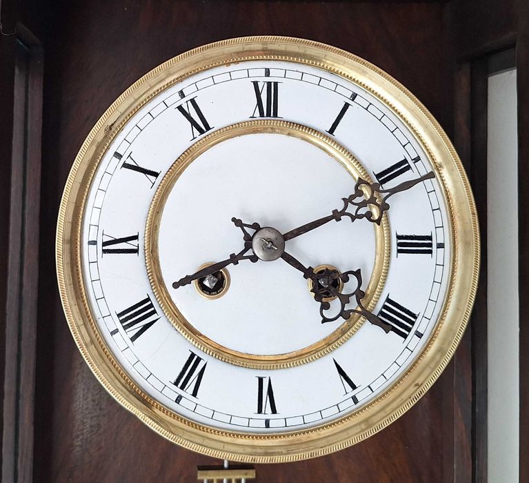 Stary wiszący zegar Kienzle