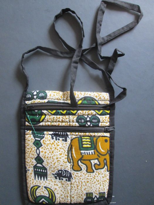 Bolsa de ombro em pano africano - artesanato tradicional de Cabo Verde