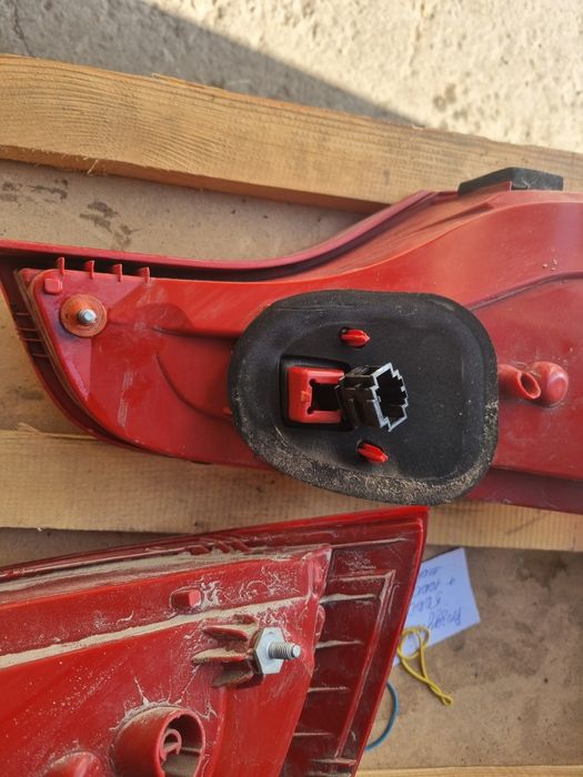 Продам задні фонарі  на Ауді Q7   4L 2010-2015 р