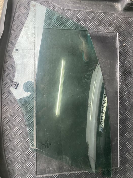 Скло Peugeot 508 (14-18р.)