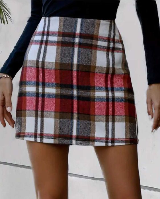 Nowa spódniczka mini filcowa w krate