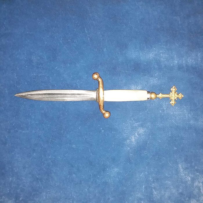 Оригинальный Кинжал