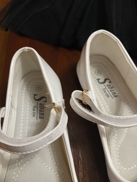 Balerinki białe bluska biała sukienka