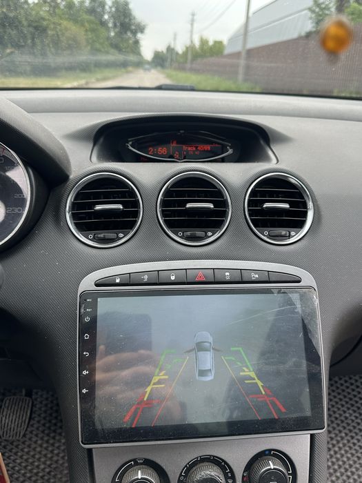 Peugeot 308 2012 года
