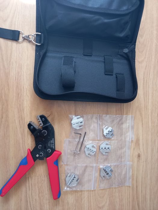 Alicate para terminais e ponteiras