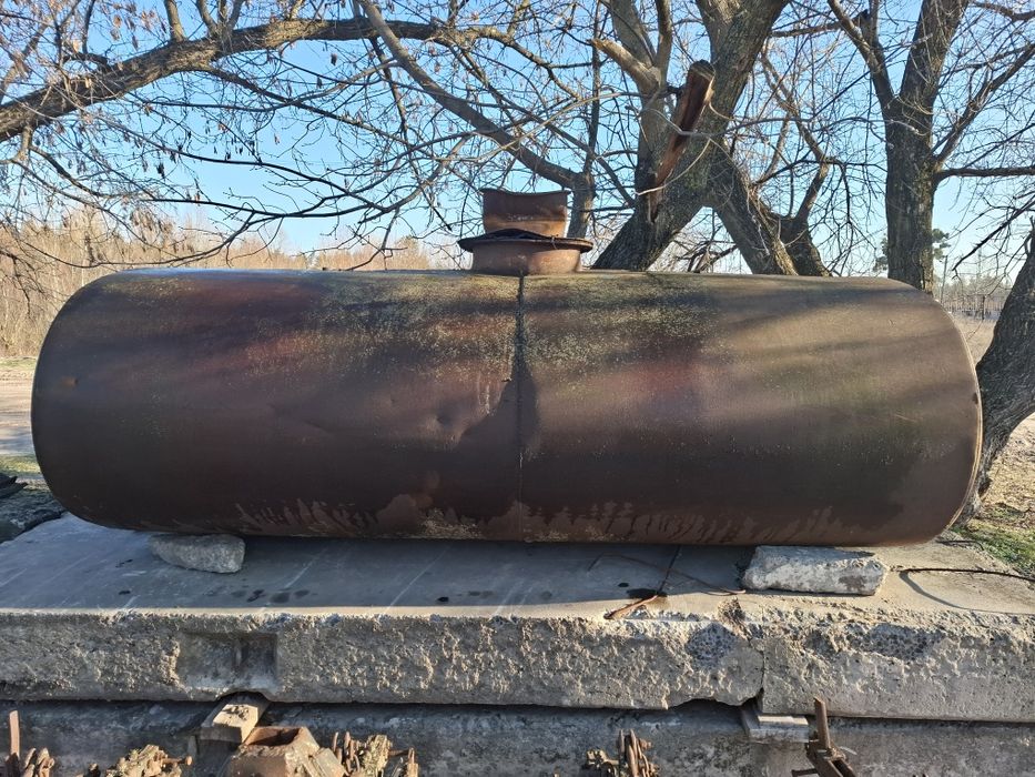 Продам бочку 4 куба