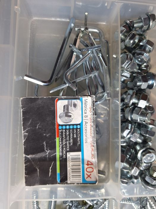 Caixa de ferramentaa de plástica com vários peças de ferragens para co