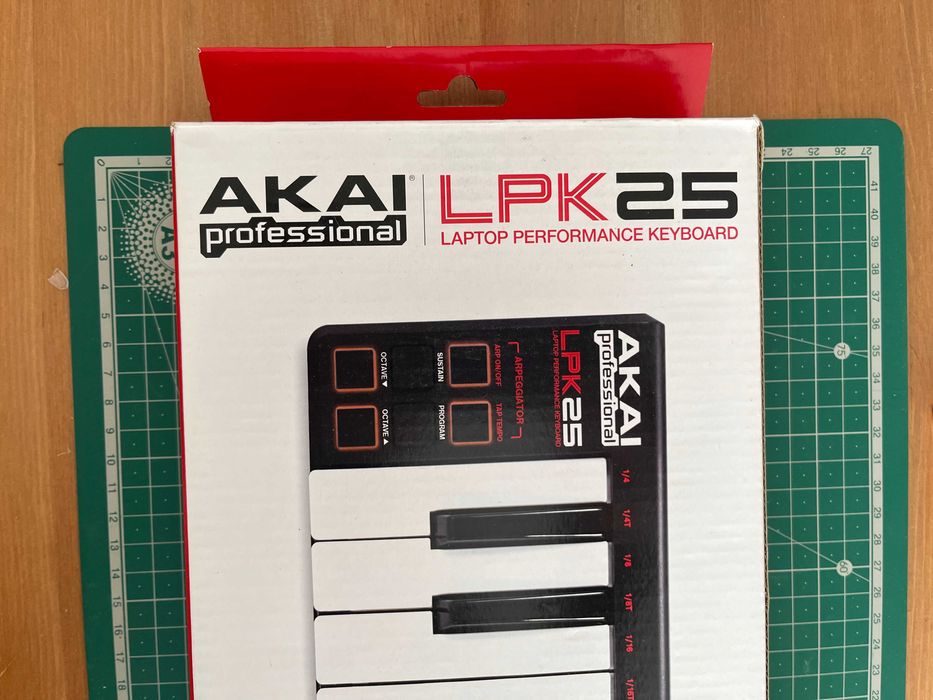 Teclado MIDI AKAI LPK 25