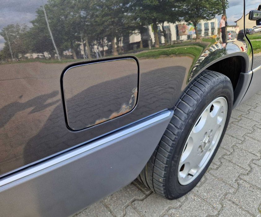 Mercedes-Benz W124 kombi 220E