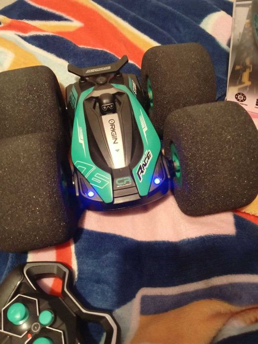 Машинка перевёртыш на пульте управления