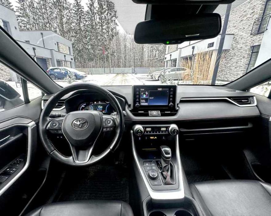 Toyota RAV4 2020 року