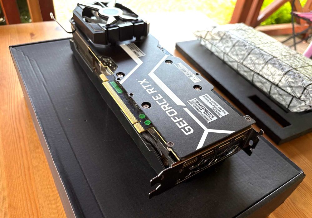 KFA2 GeForce RTX 3080 SG 1-Click OC LHR 12GB GDDR6X