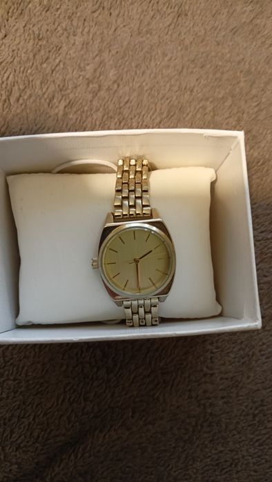 Zegarek na bransolecie kolor złoty Reserved