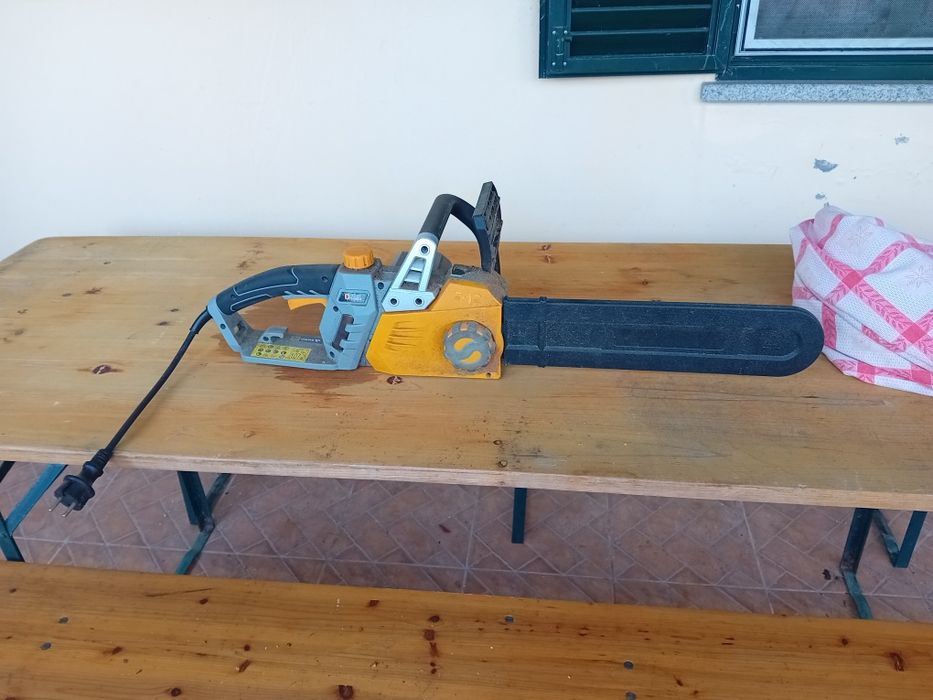 Vendo motoserra eletrica