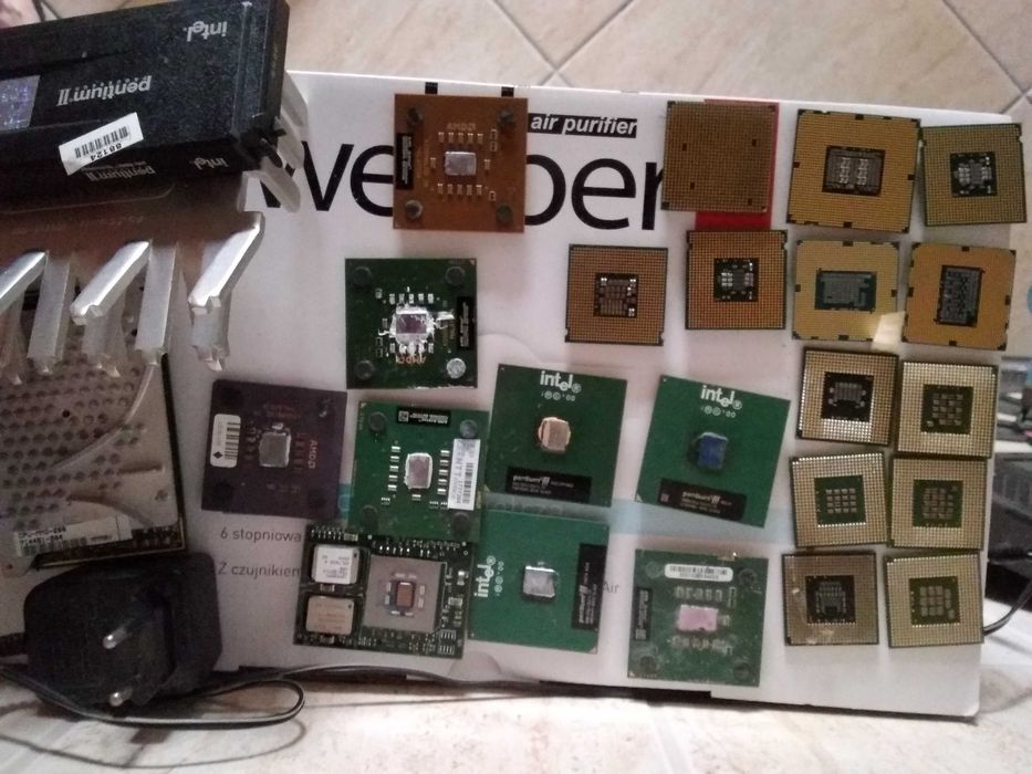 Laptop uszkodzony na czesci pamięć RAM karta grafiki procesory 2GB 8GB