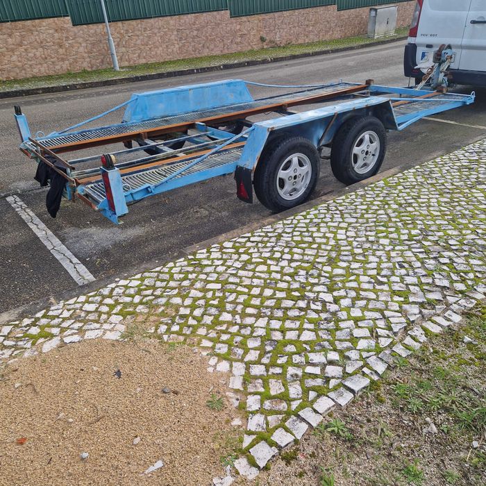 Atrelado porta carros