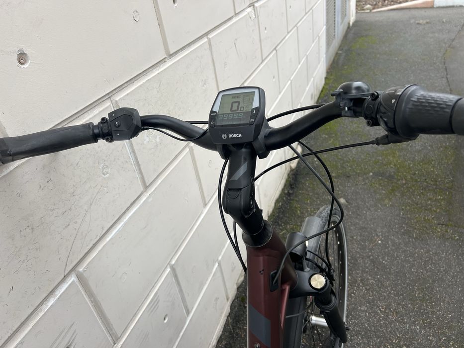 Електровелосипед Cube Town з двигуном Bosch+планетарка 7