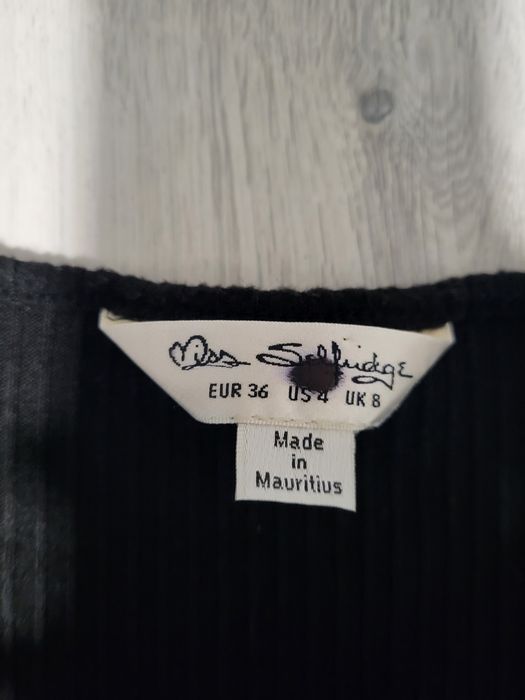 Czarna sukienka Miss Selfridge prążkowana rozm.36