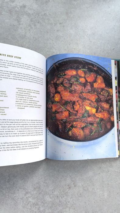 Jamie Oliver. Jamie's Dinners: The Essential Family Cookbook