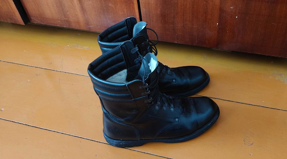 Buty zimowe skórzane czarne – ocieplane – roz. 46 – stan bardzo dobry