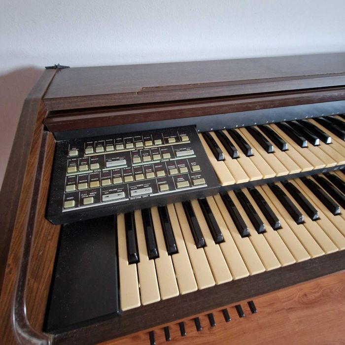 Piano Viscount RBX 850