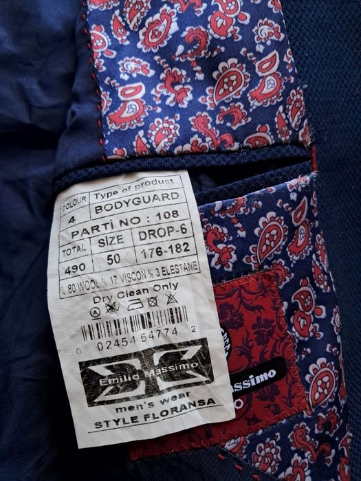 Костюм з краваткою