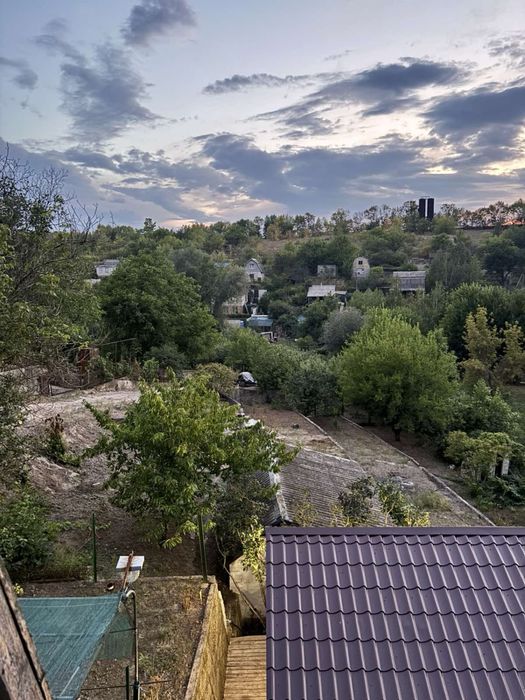 Уютная Дача на холме в тихом месте