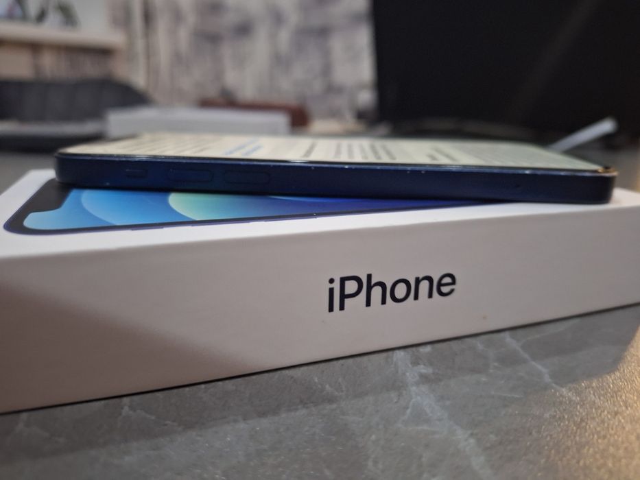 Apple IPhone 12.   128Gb