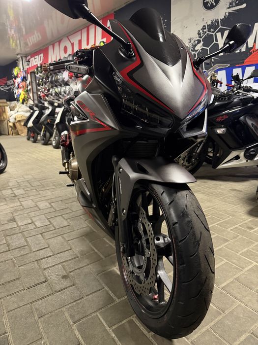 Японский мотоцикл Honda CBR400R. 2021г.