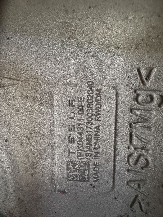 Цапфа tesla Model 3 1044411-00-F 104416-00-G 104316-00-E 1044311-00-E