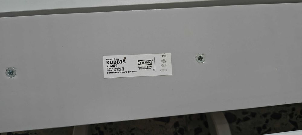Cabides Kubbis IKEA  com 3 ganchos ( branco e cinza claro)