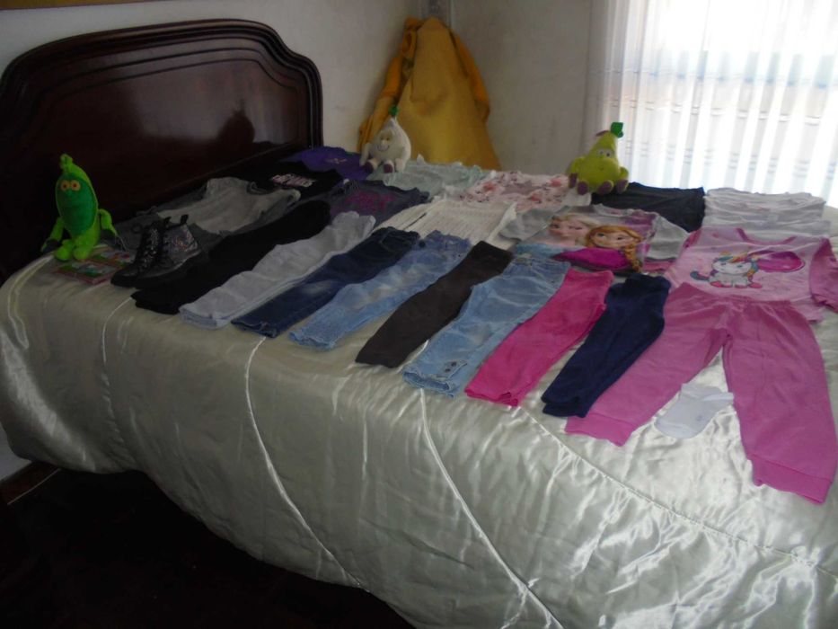 lote de roupa de menina as botas