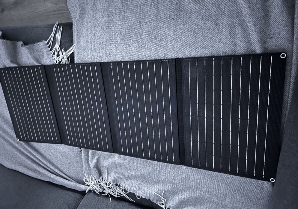 Power Bank R100 + panel solarny