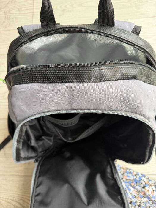 Mochila Wilson para Ténis – Compartimento para 2 Raquetes – Excelente Estado