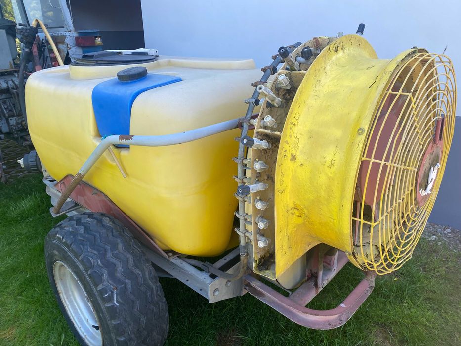 Opryskiwacz sadowniczy 1000l