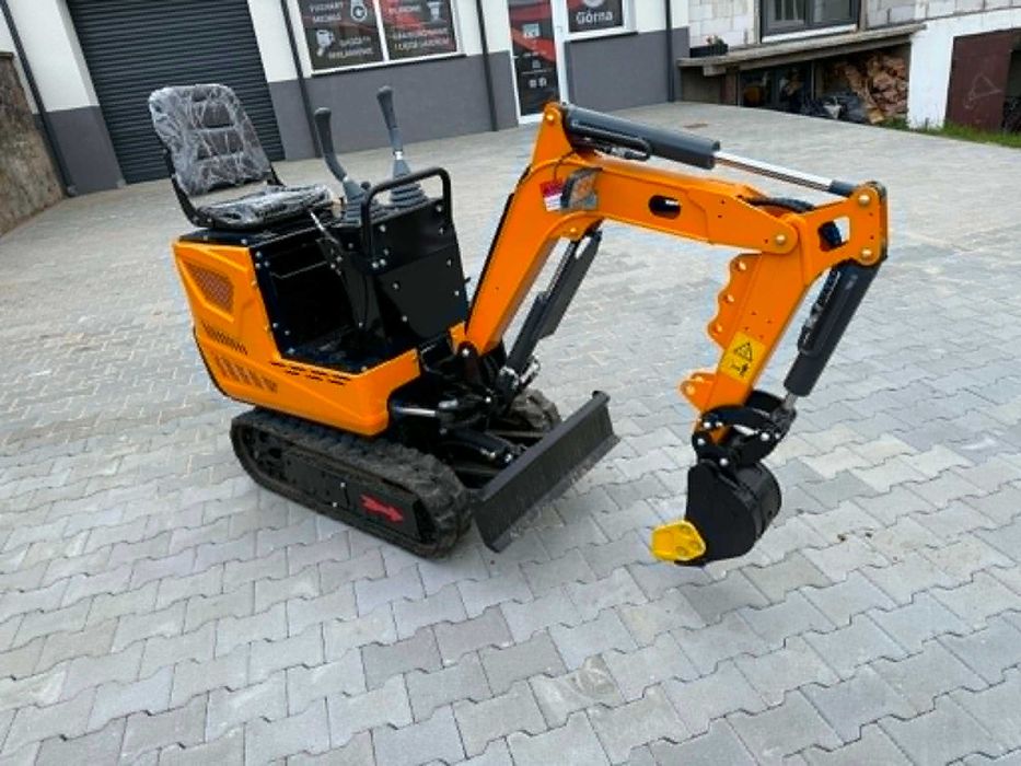 Minikoparka SDYC YCW-06 waga 600kg silnik loncin