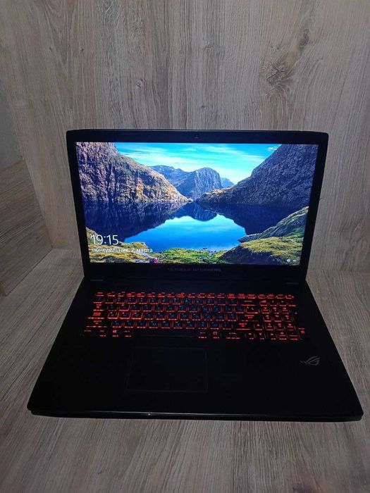 Игровой ноутбук ASUS ROG Strix 17.3 i7 16GB SSD 256GB +500B GTX 1080