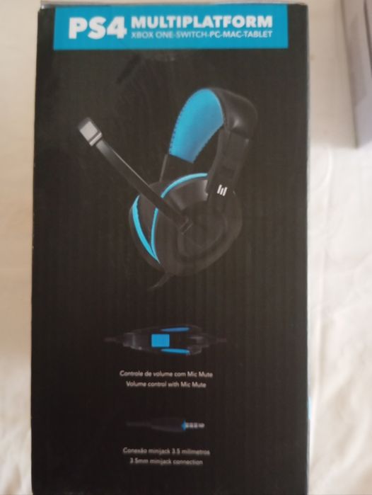 Auscultadores gaming com microfone