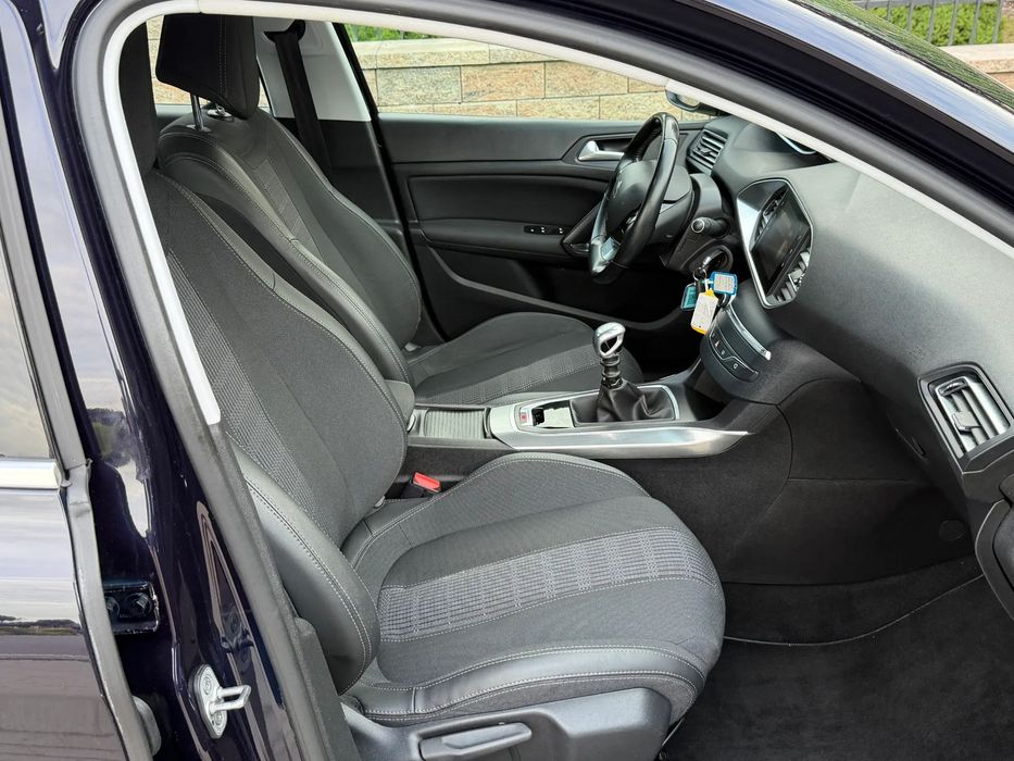 Peugeot 308 2019r. 1.5hdi 130km SW  LIFT chromy Navi opłacony