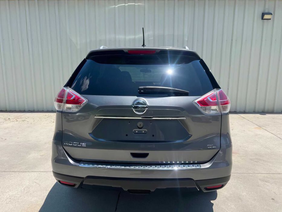 Nissan Rogue SL      2016