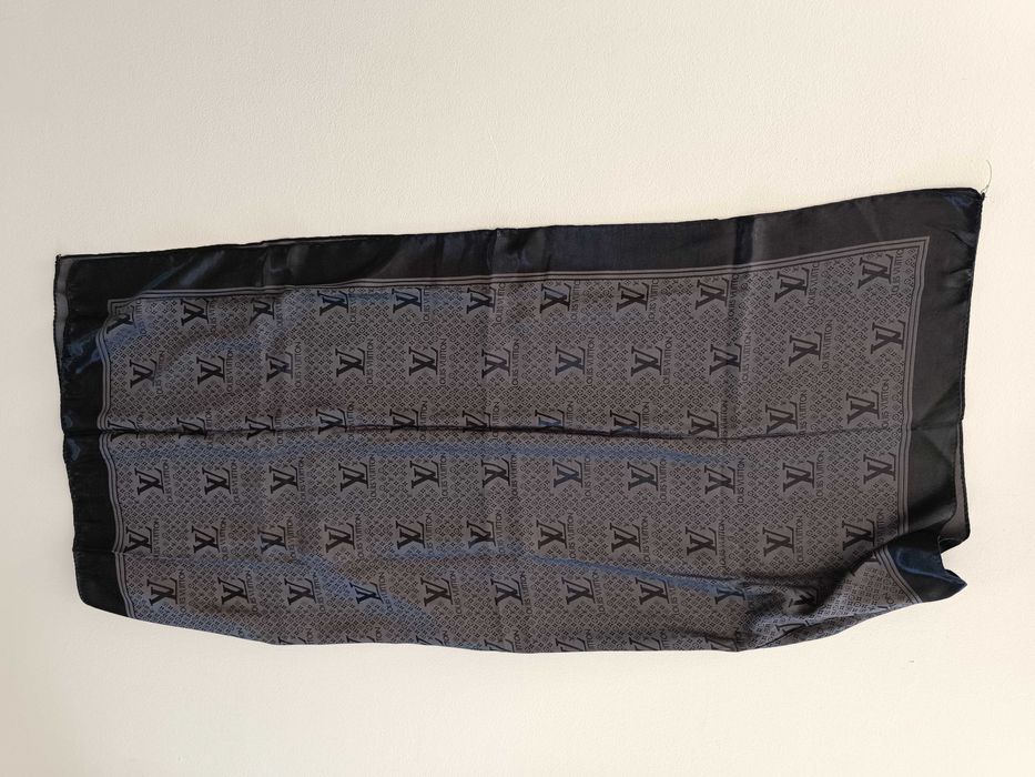 Piękny i duży szal  kaszmir